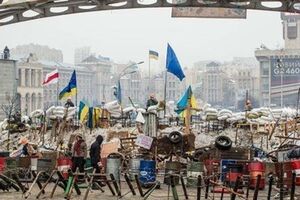 "Правый сектор" заявил, что баррикады трогать не будут