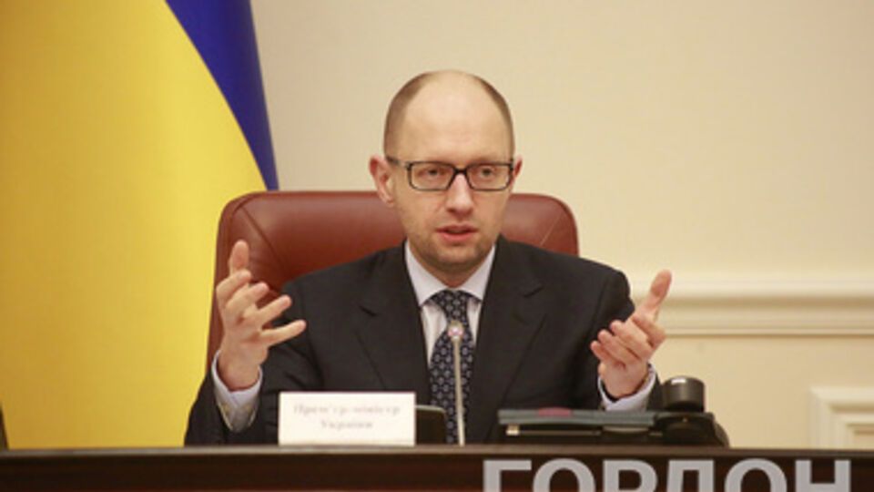 Арсений Яценюк надеется, что словацкий оператор решит вопрос реверсивных поставок газа в Украину