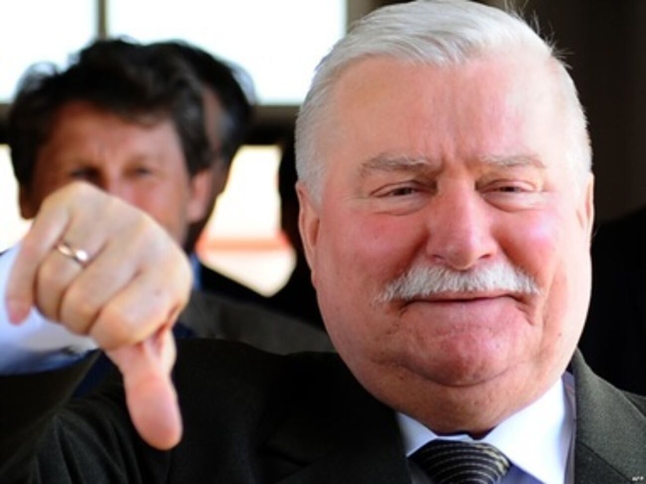 Лех Валенса считает, что Юлия Тимошенко напрасно ввязалась в предвыборную гонку