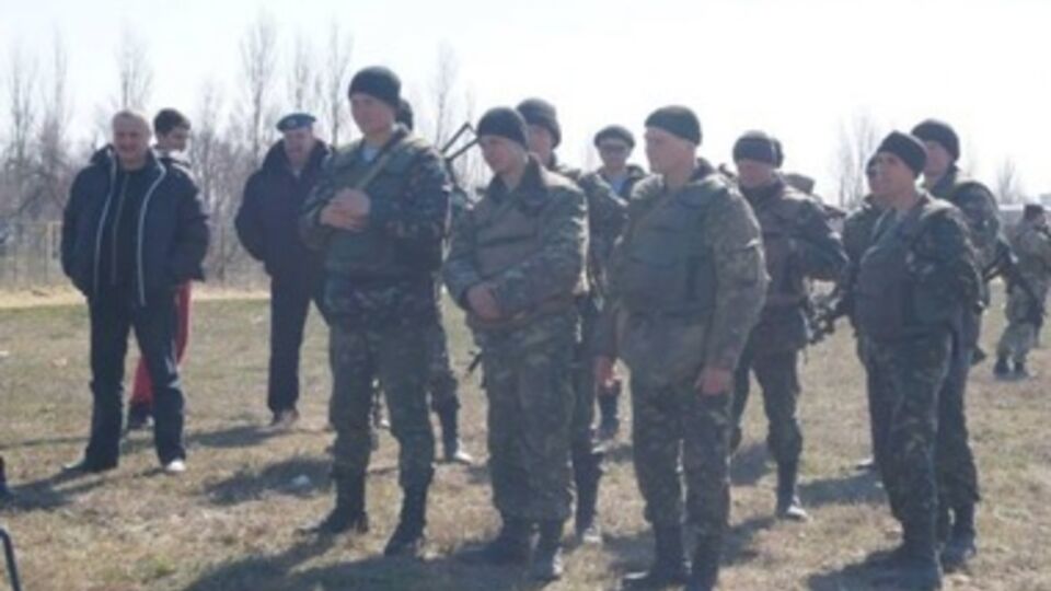 На границу с полуостровом прибыло подкрепление