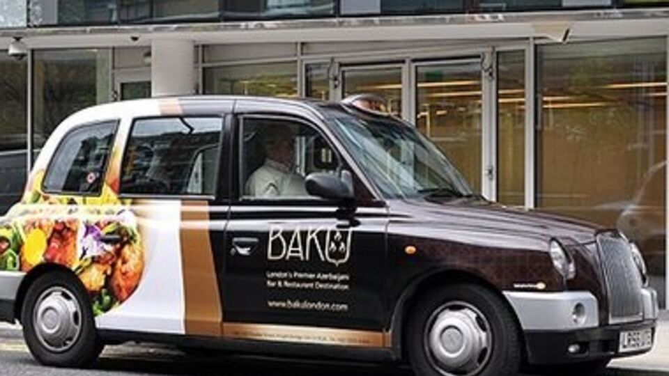 В Азербайджане таксистам запретили политические дискуссии с клиентами