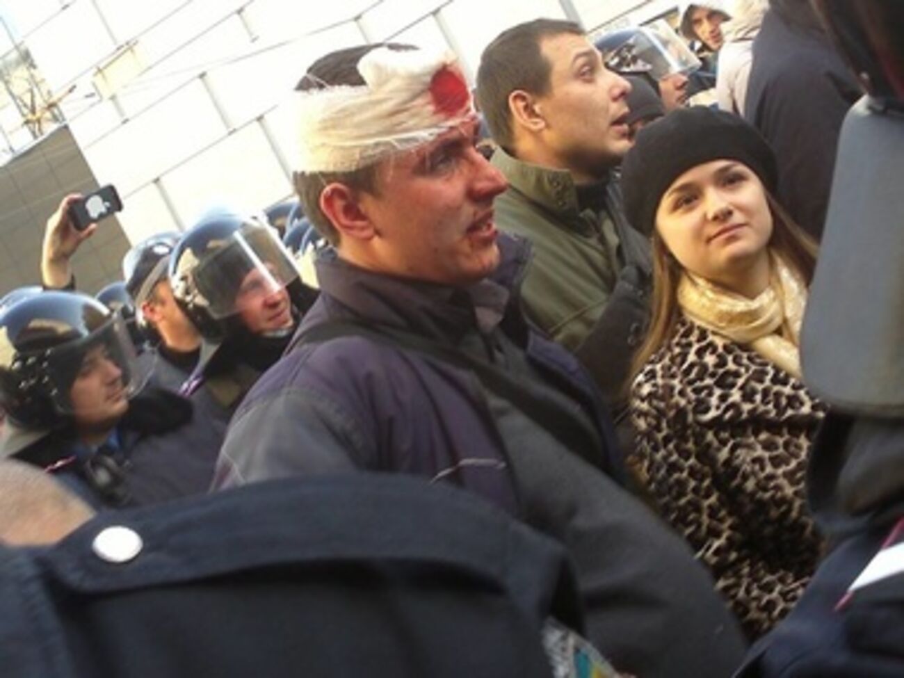 В Харькове в стычках ранили нескольких активистов