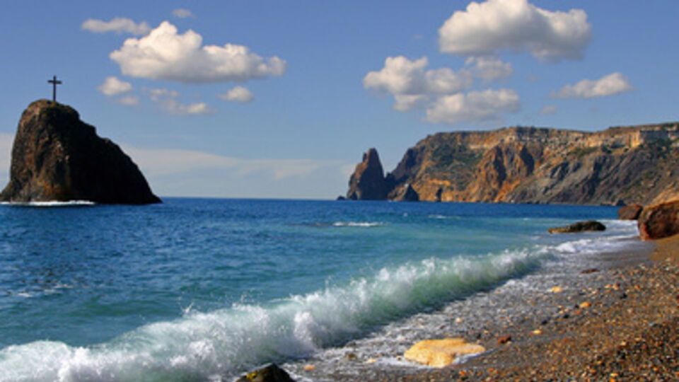 В Крым россиянам теперь нужно добираться поездом, затем автобусом, паромом и снова автобусом.