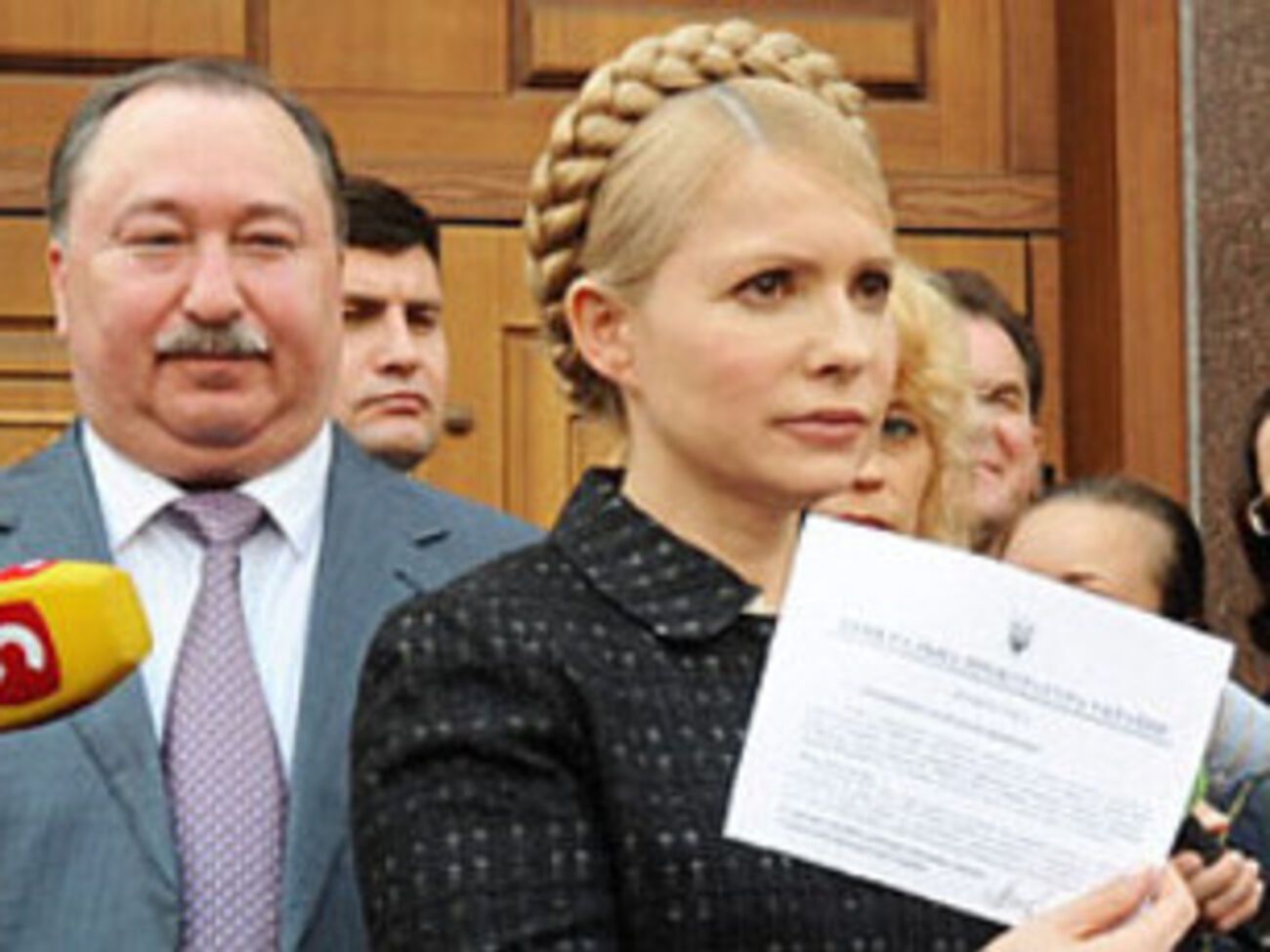 С понедельника вступают в силу ограничения на пребывание россиян в Украине