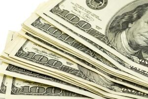 Курс доллара продолжает расти