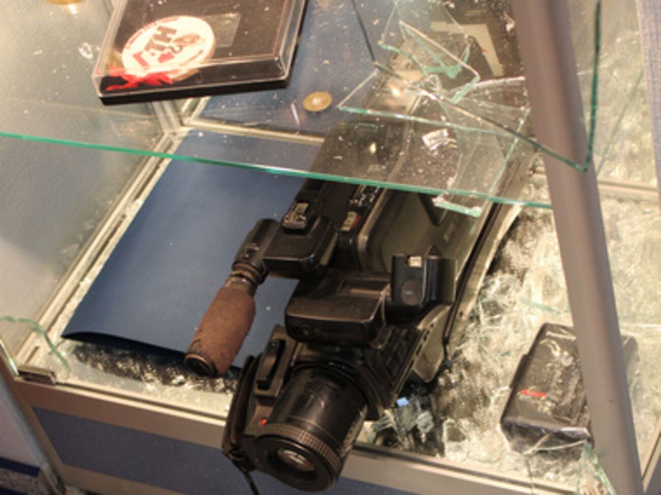 Сепаратисты требовали выхода в прямой эфир, когда им отказали &ndash; начали все громить