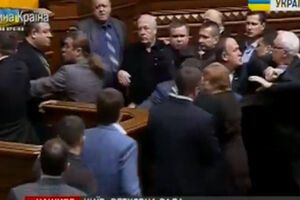 В Раде во время выступления Симоненко началась драка