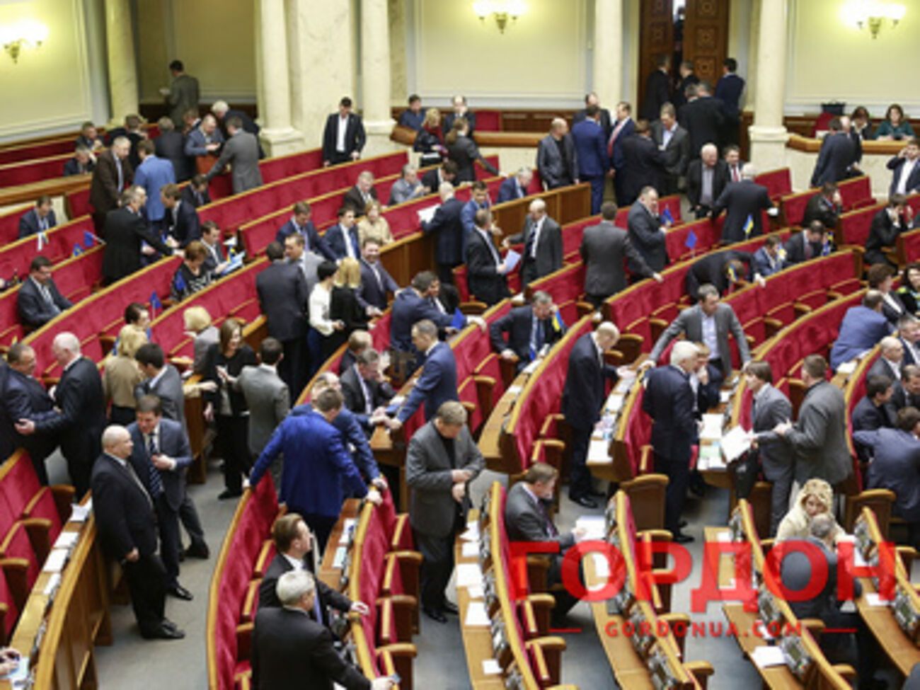 Рада легализировала благотворительную помощь солдатам