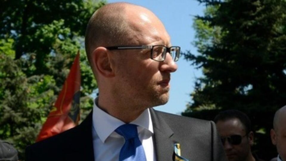 Арсений Яценюк: Правительство не должно быть сборищем по выдаче разрешительных бумажек
