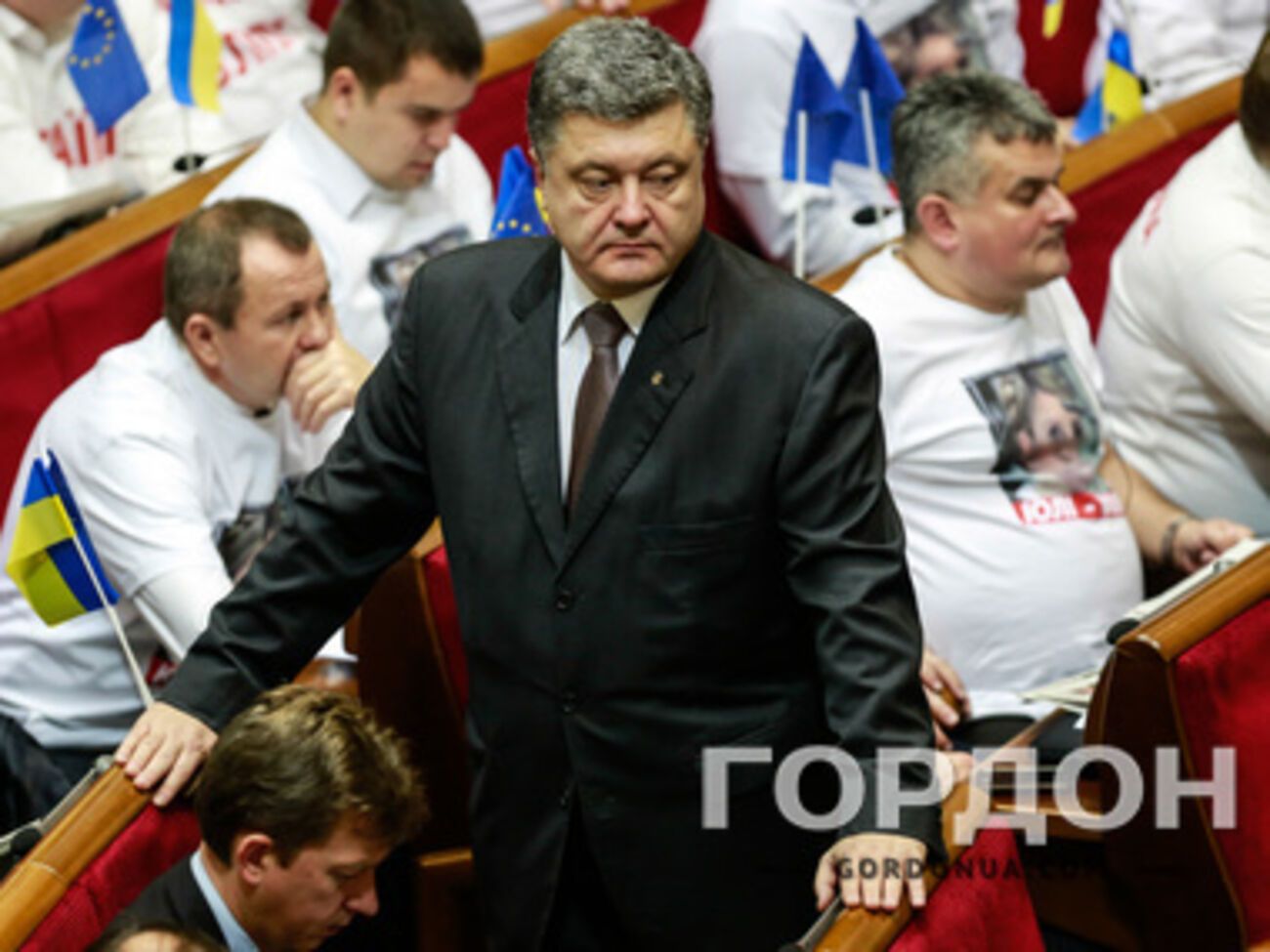 Внефракционный нардеп Петр Порошенко возглавляет президентский рейтинг второй месяц подряд