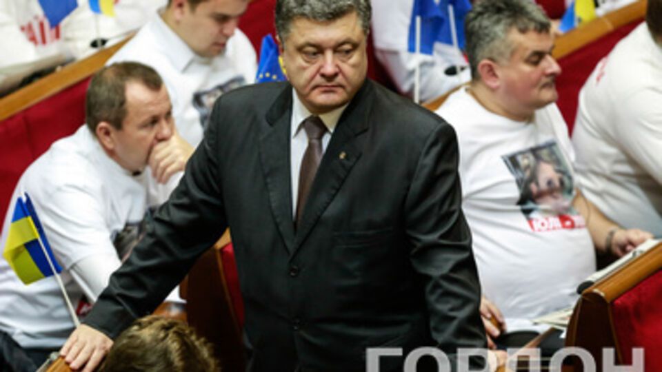 Внефракционный нардеп Петр Порошенко возглавляет президентский рейтинг второй месяц подряд