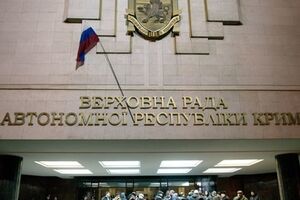 Спикер так называемой "крымской милиции" Ольга Кондрашова сказала, что пока ничего не знает об избиении подростка.