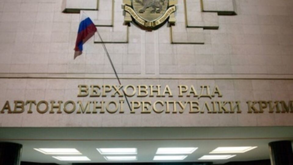 Спикер так называемой "крымской милиции" Ольга Кондрашова сказала, что пока ничего не знает об избиении подростка.