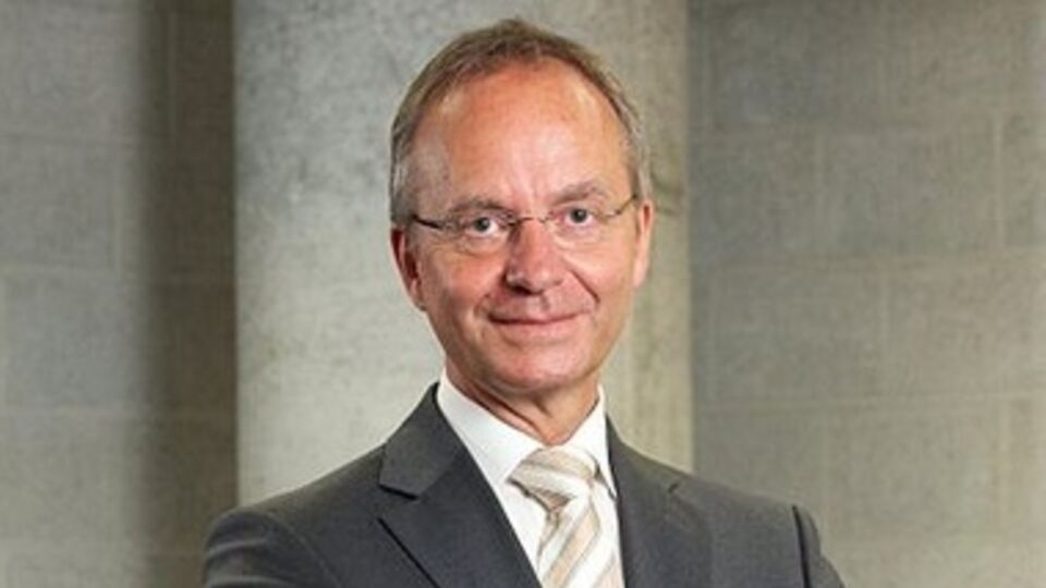 В миссии должны были участвовать представители десяти нидерландских компаний из нефтегазовой сферы