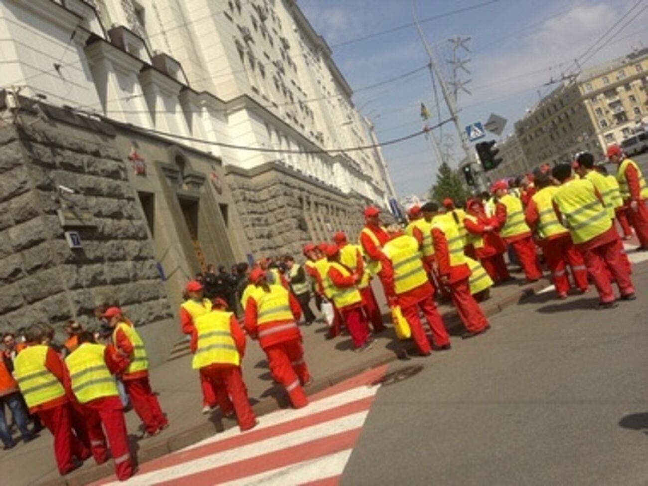 Общаться с журналистами участники митинга не хотят