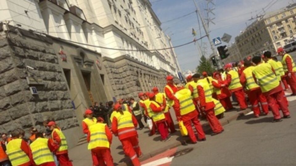 Общаться с журналистами участники митинга не хотят