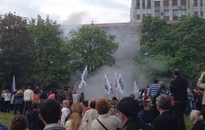 В здании прокуратуры выбиты стекла, есть раненые