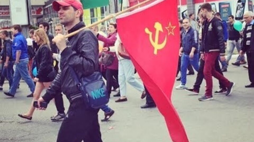 В лучших традициях СССР. В Симферополе прошла первомайская демонстрация. Фоторепортаж