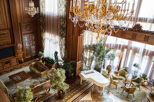 Янукович не стал самым креативным в разворовывании государственной казны.