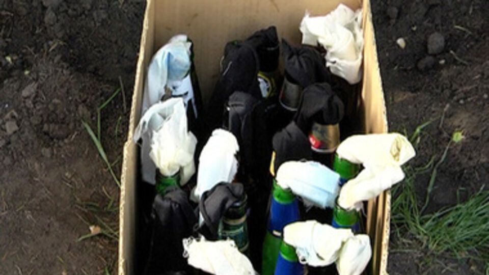 21 бутылка изъята правоохранителями