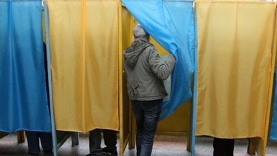 13,3% украинцев не планируют идти на выборы, а еще 2,5% все еще не определились пойдут ли на участки.