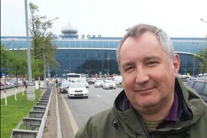 Самолеты с делегацией с министром культуры РФ Владимиром Мединским и спецпредставителем президента России по Приднестровью Дмитрием Рогозиным не пустили в воздушное пространство Украины и заставили их развернуться.