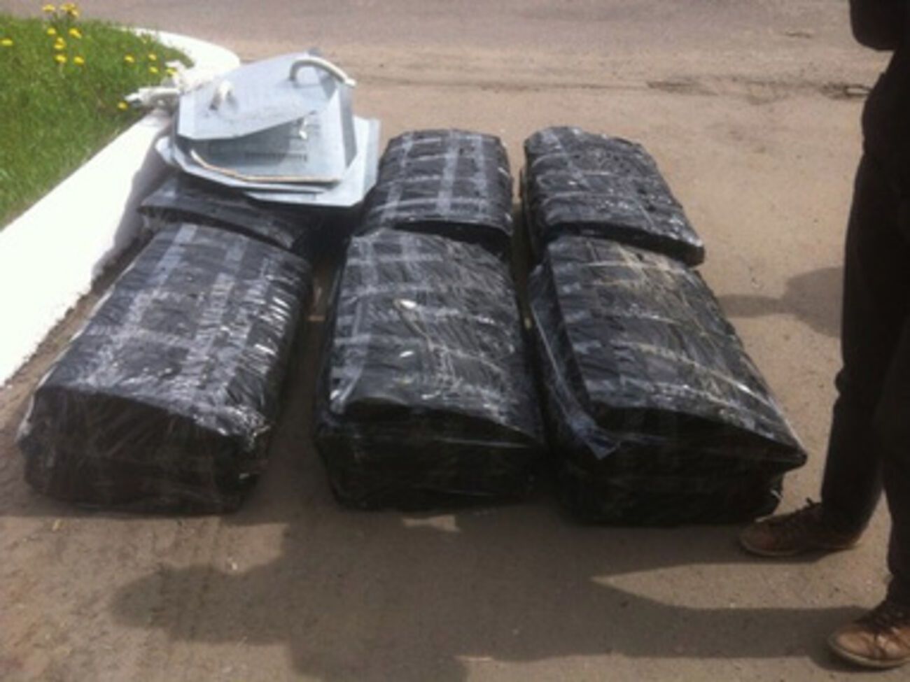 Кому предназначался груз, водитель машины отказался сообщать