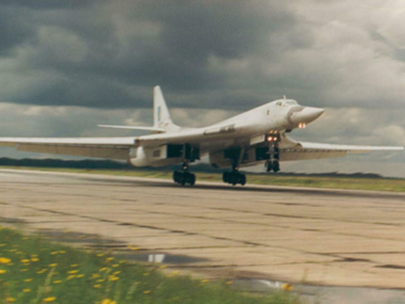 <hr />ТУ-160 &ndash; самый мощный сверхзвуковой стратегический бомбардировщик в мире на сегодняшний день