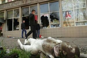 В Мариуполе погибло не меньше семи человек