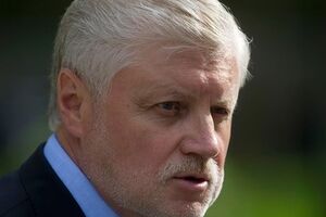 Миронов повезет свою семью в Крым не по доброй воле