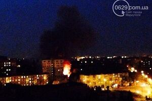 Разграбленная и подожженная казарма в Мариуполе