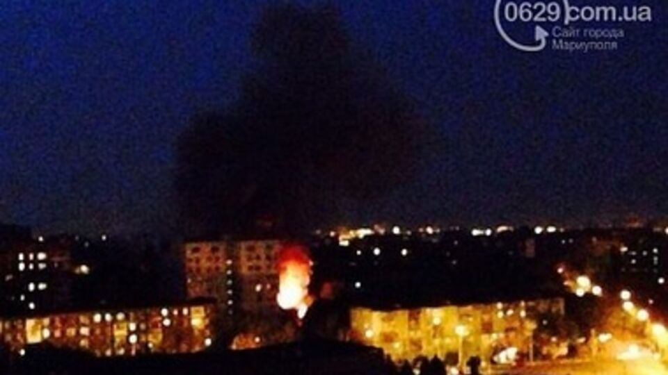 Разграбленная и подожженная казарма в Мариуполе