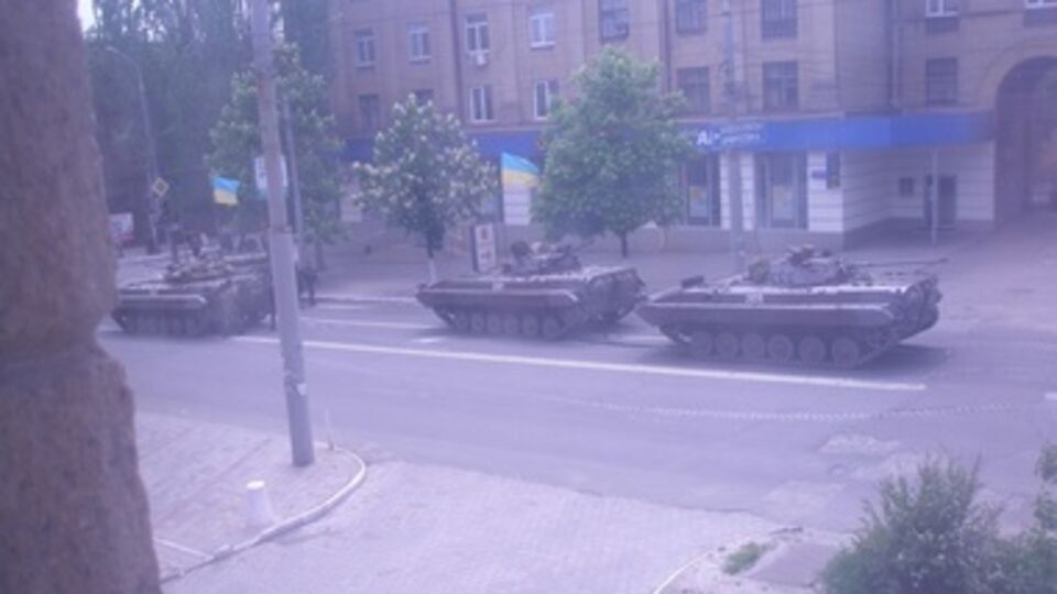 Противостояние в Мариуполе закончилось отступлением армии