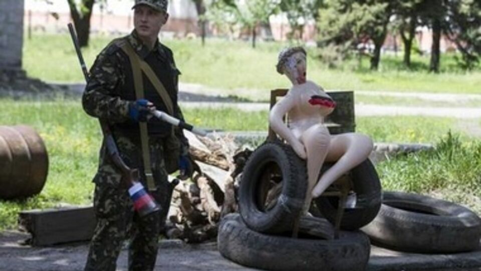 В Славянске выкрали трех девушек