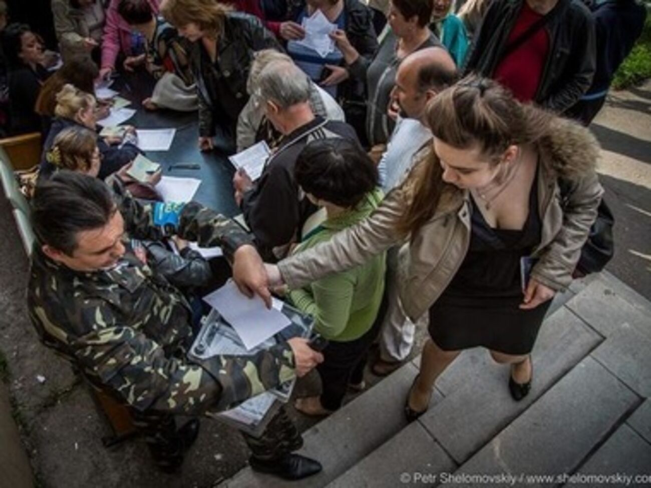 "Референдум" проходит со множеством нарушений