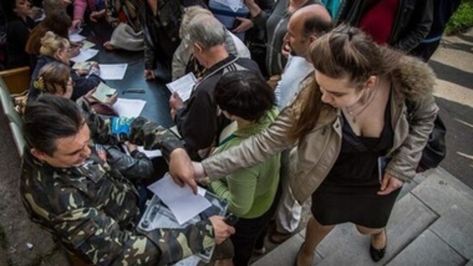 "Референдум" проходит со множеством нарушений