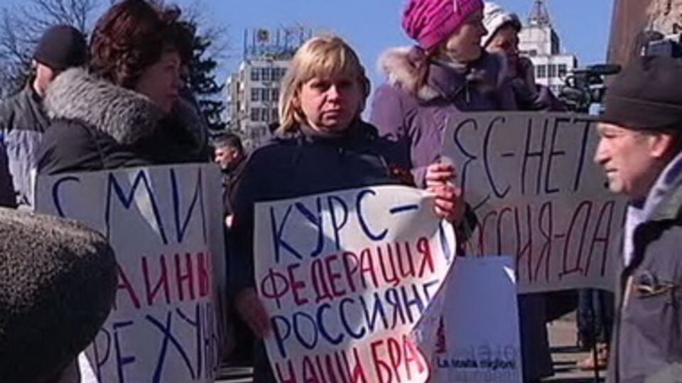 В центре Харькова митингуют пророссийские активисты