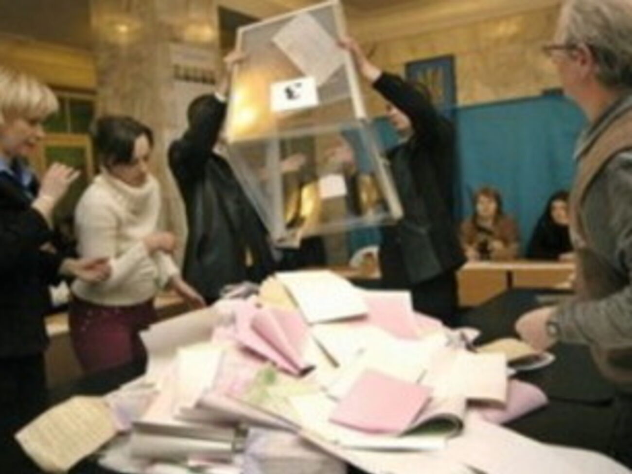 Голосование на "референдуме" в Донецке