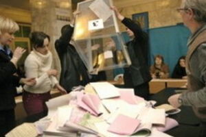 Голосование на "референдуме" в Донецке