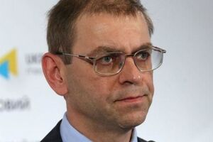 Сергей Пашинский подчеркнул,что миротворцы могут быть введены только на основании решения Совета Безопасности ООН, ''а все остальное – это будут не миротворцы, а оккупанты''.