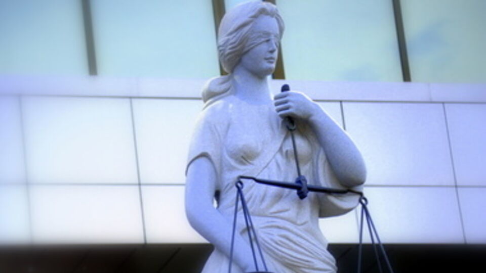 Оказалось, что Высший совет юстиции "заминировали" хулиганы