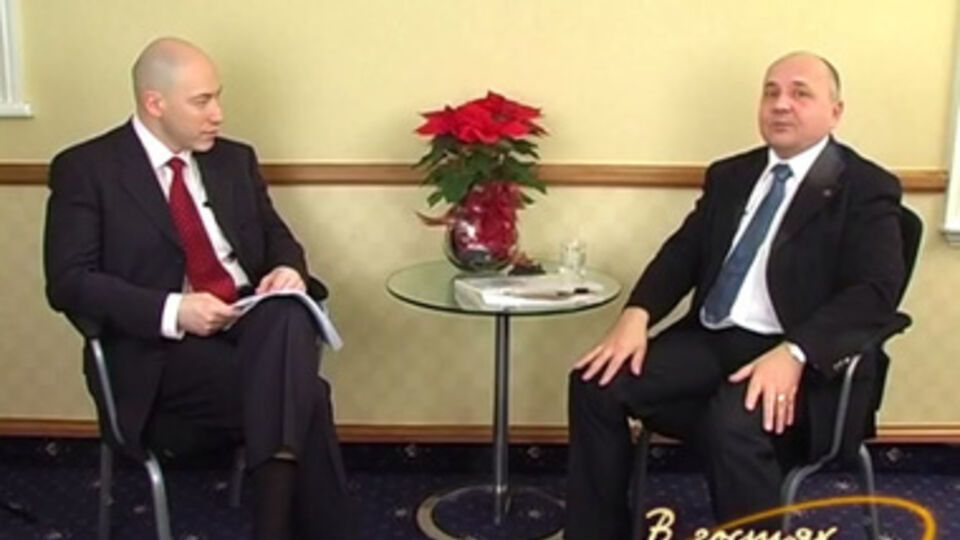 Виктор Суворов: Когда смотрю на Россию, мне кажется, что эта страна без будущего. Пока сосем нефть и газ – живем, а если кончатся, дальше-то что?