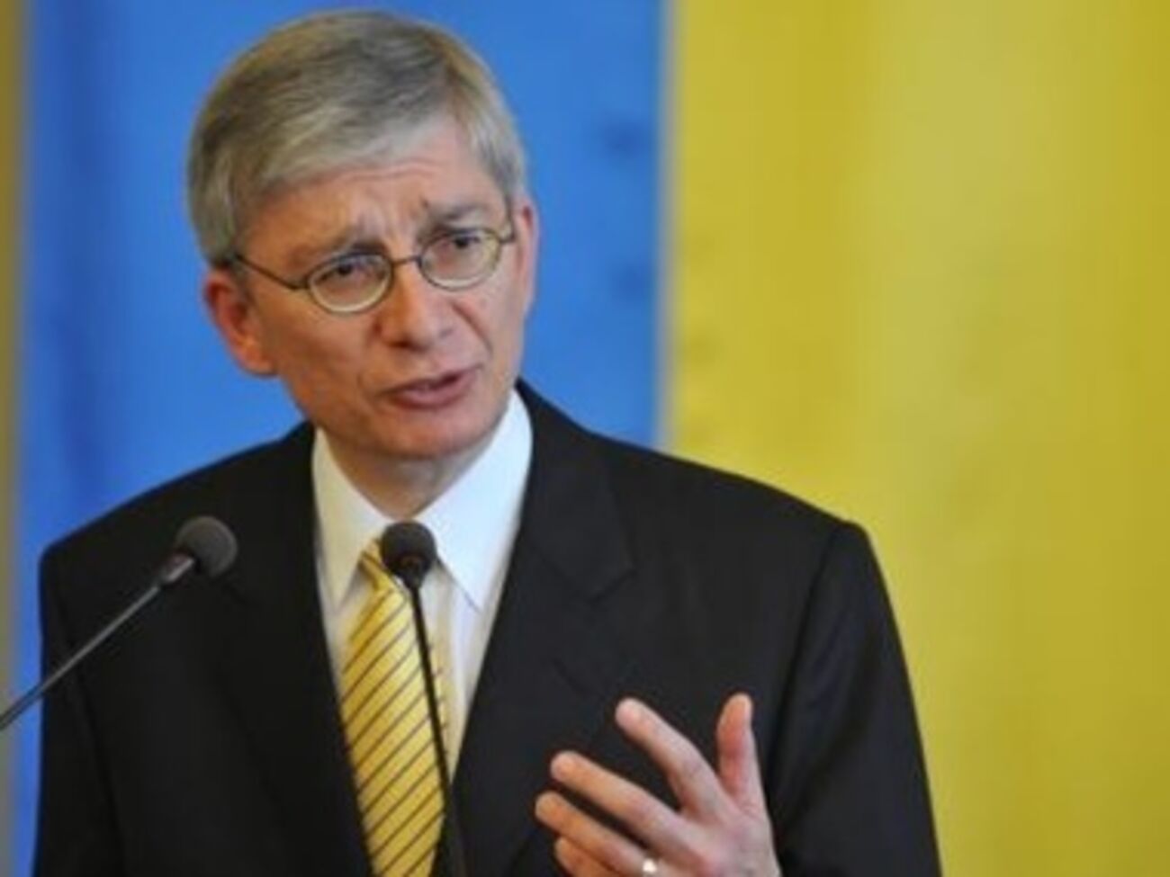 Президент ВКУ Евгений Чолий считает, что Россия разыгрывает&nbsp;крымский сценарий&nbsp;в Восточной Украине