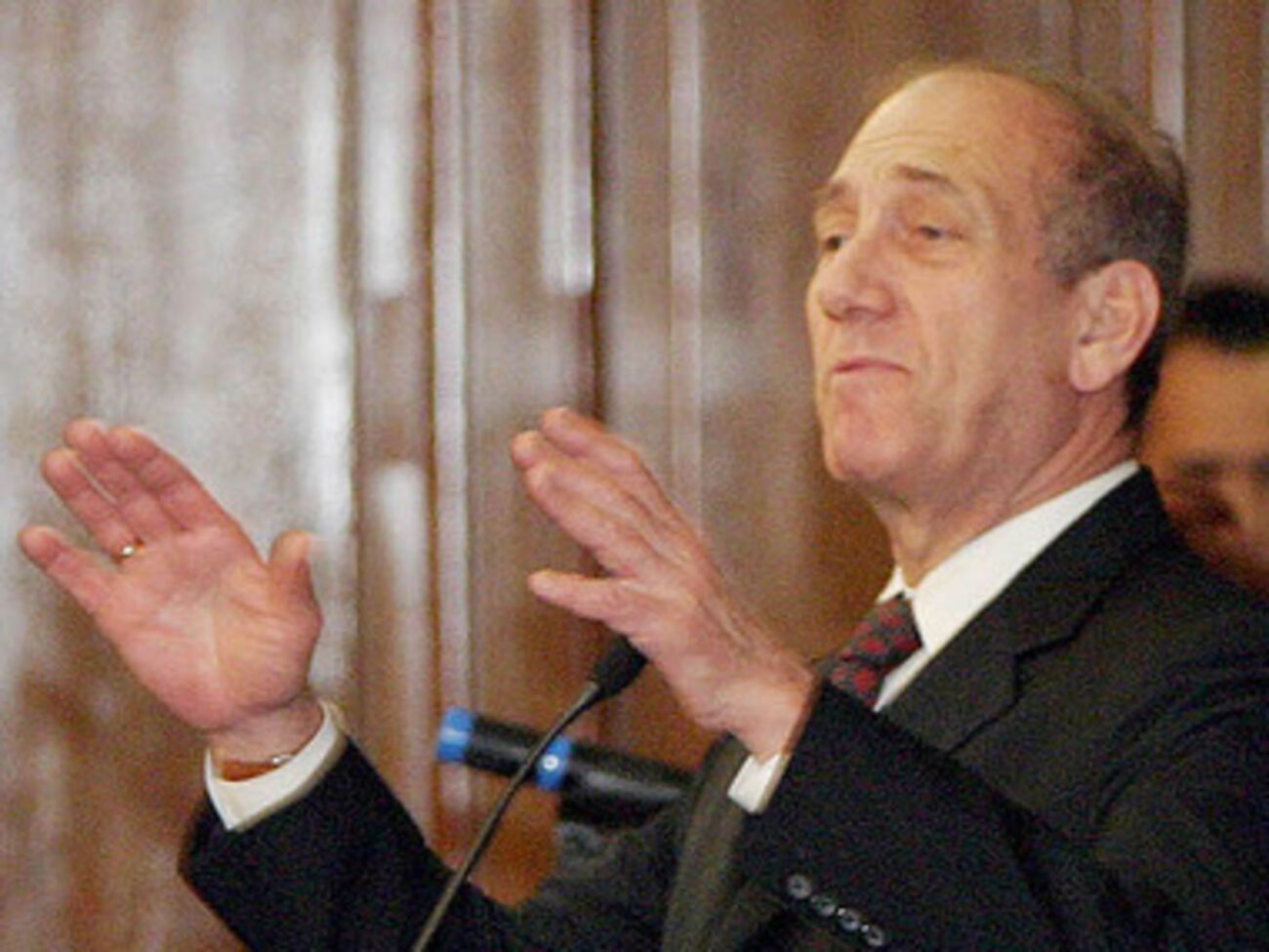 Эхуд Ольмерт стал премьером Израиля в 2006 году