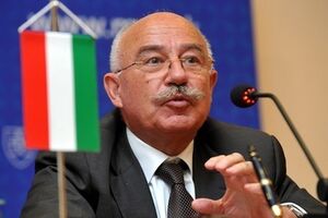 Глава МИД Венгрии Янош Мартони