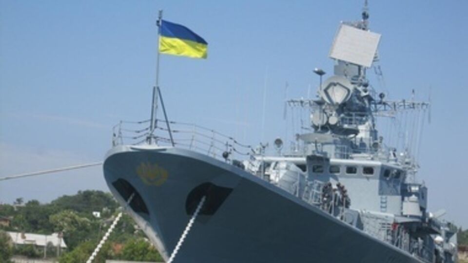 Шторм помешал вывести украинские корабли с территории оккупированного Крыма