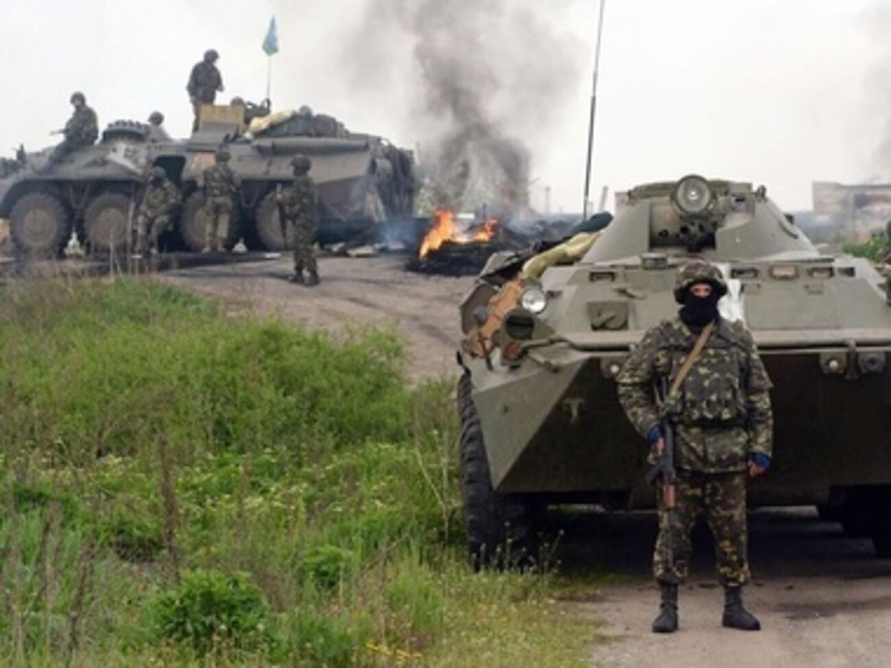 Украинские десантники попали в засаду сепаратистов.