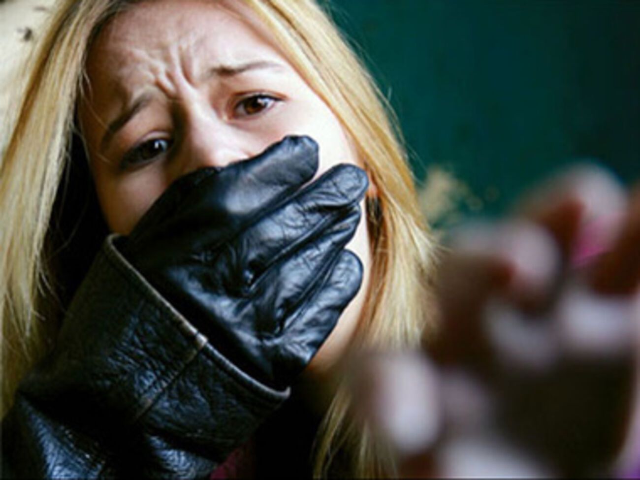 В Луганске похищают людей посреди бела дня