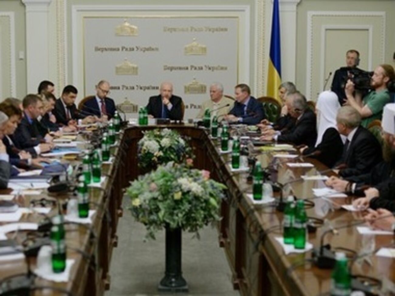 Александр Турчинов призвал представителей регионов к диалогу