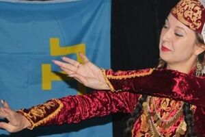 В рамках вечера на сцене продемонстрируют известный аутентичный танец --- "Хайтарма"
